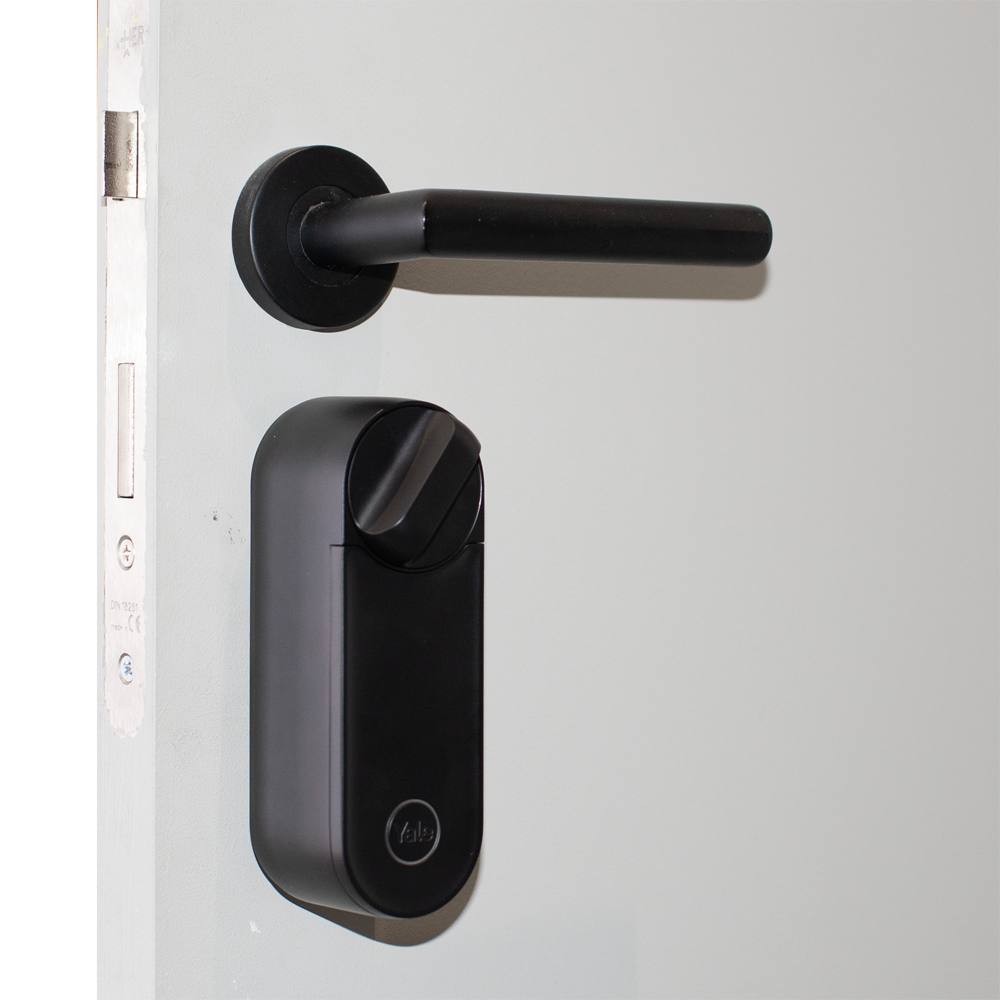 https://d1x12lhh8s9nlj.cloudfront.net/images/productos/products/YALE-LINUS-L2-B/detalle4.png